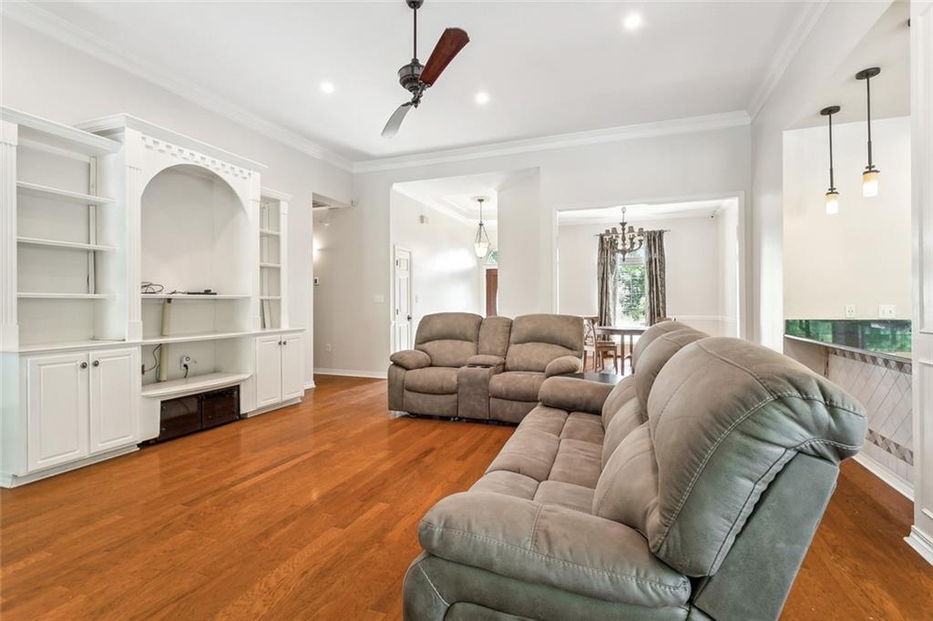 2084 TIMBERCREEK Lane