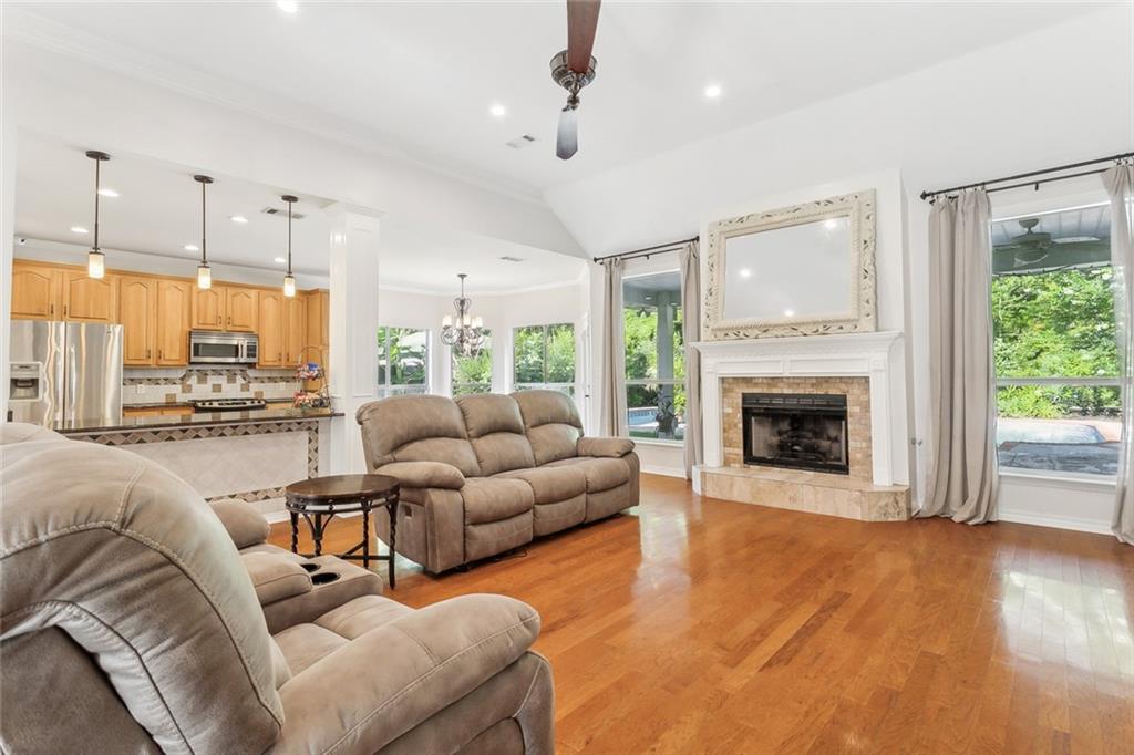 2084 TIMBERCREEK Lane