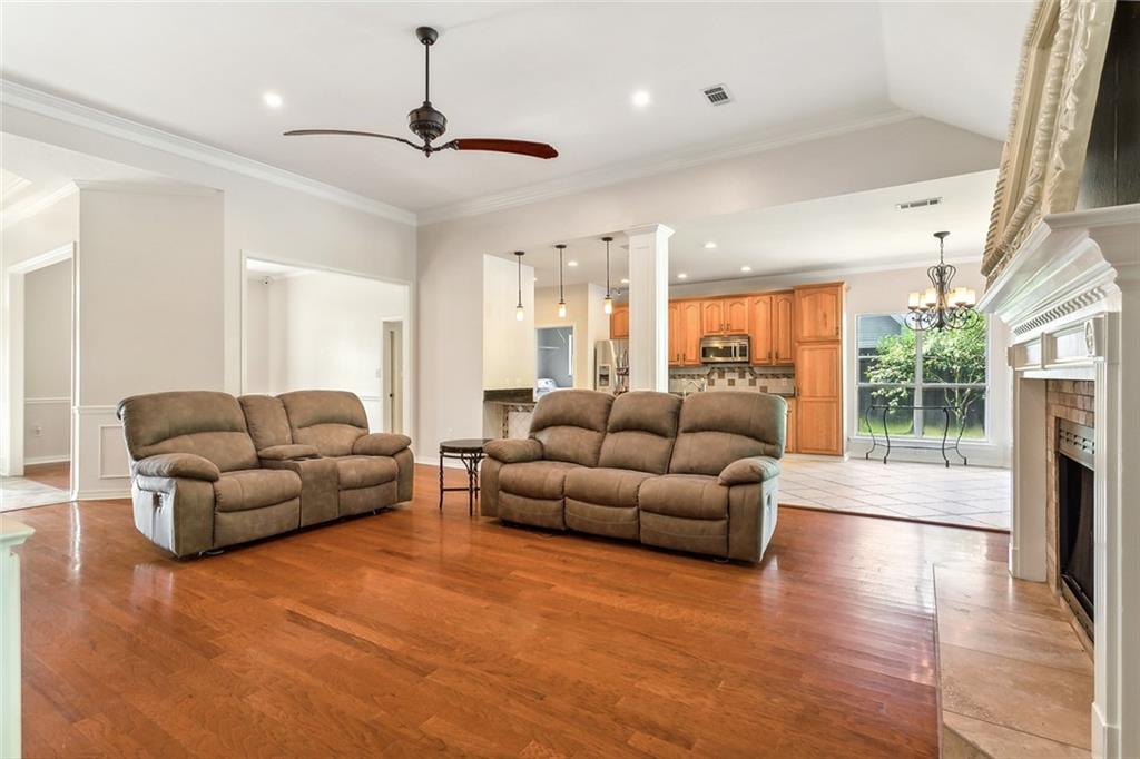 2084 TIMBERCREEK Lane