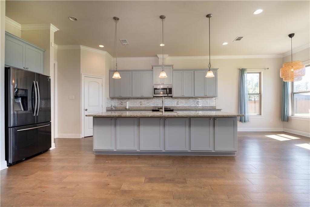 9566 RAINTREE Lane