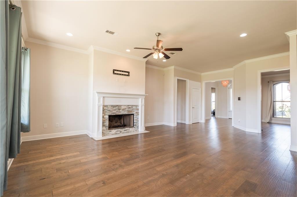 9566 RAINTREE Lane