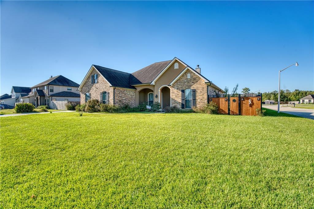 9566 RAINTREE Lane
