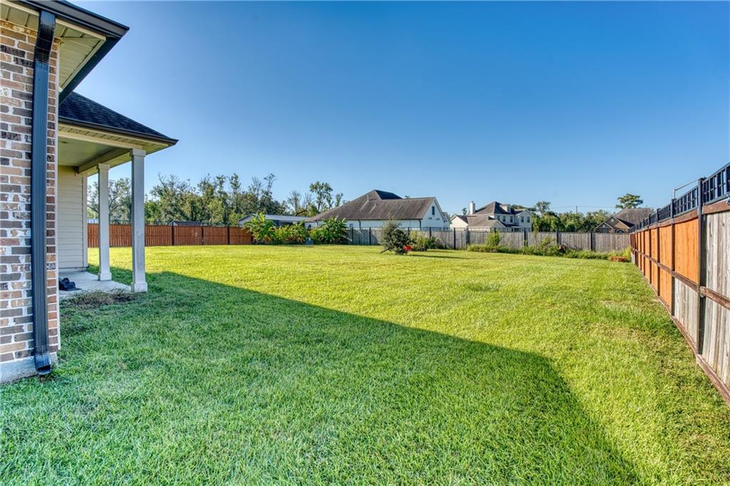 9566 RAINTREE Lane