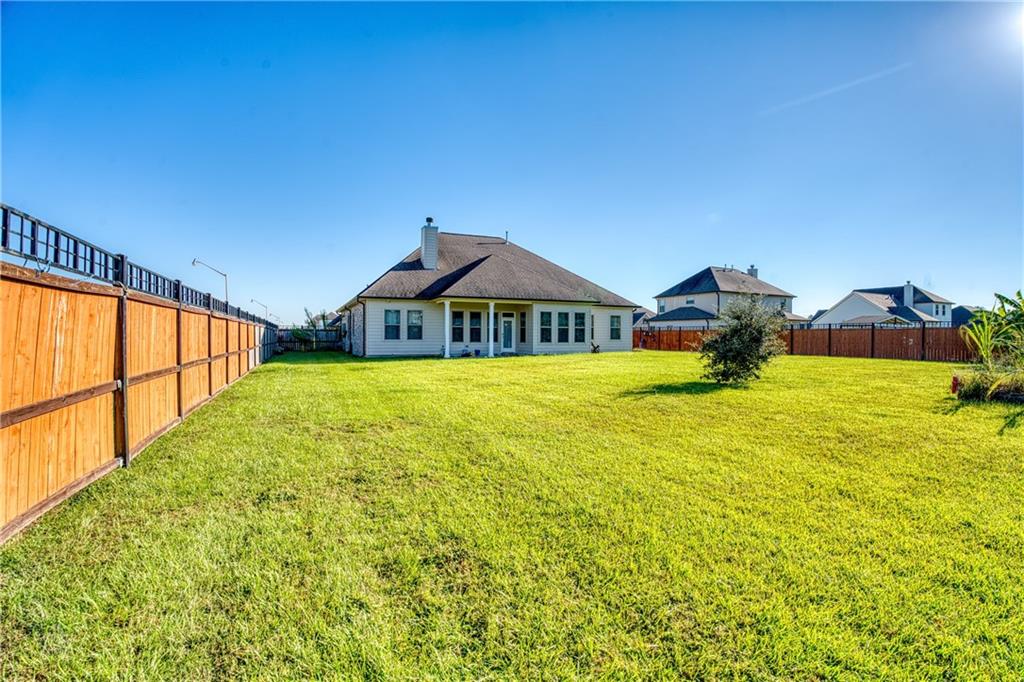 9566 RAINTREE Lane