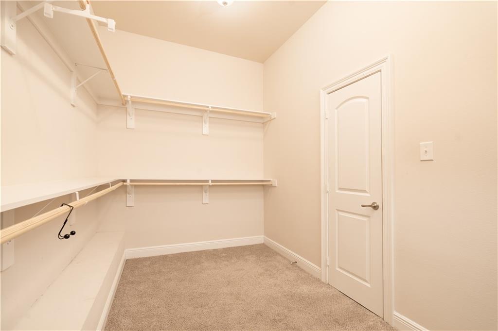 9566 RAINTREE Lane