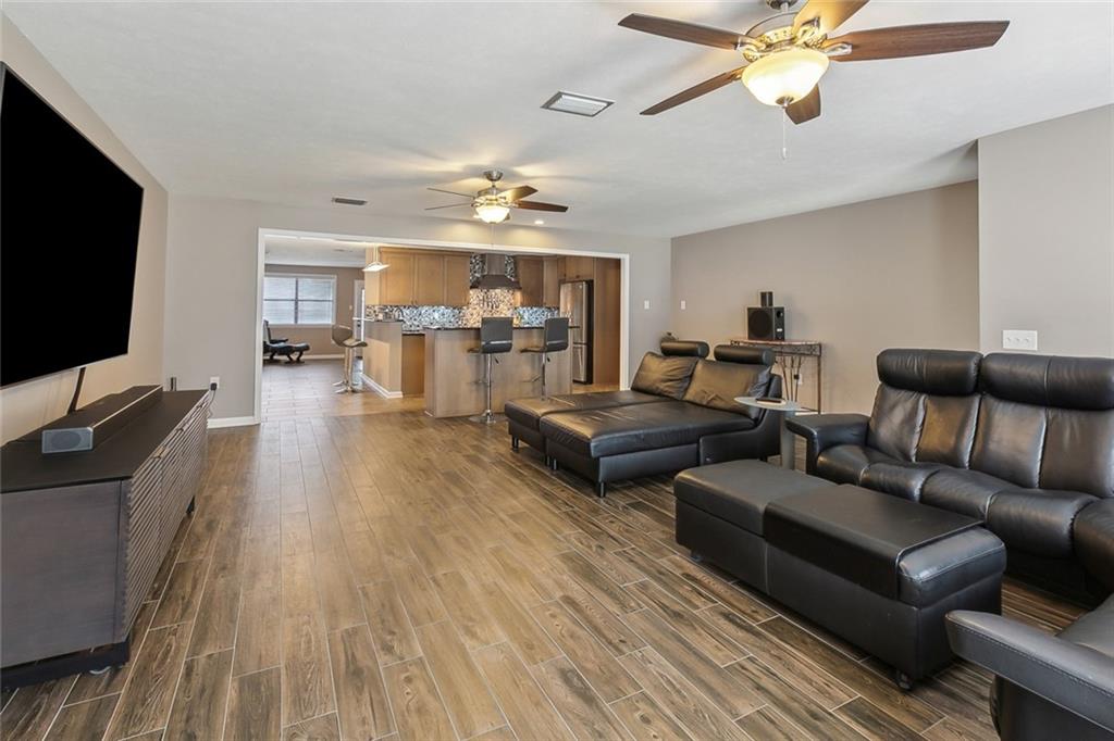 178 W IMPERIAL Drive