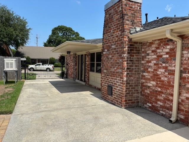 5693 EVELYN Court