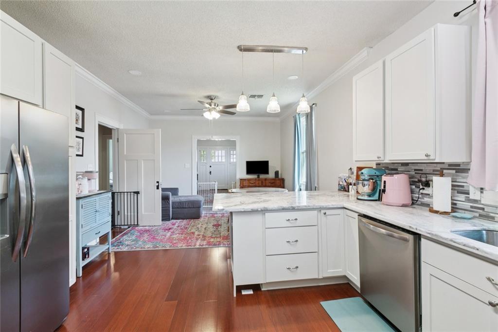 220 MOSS Lane