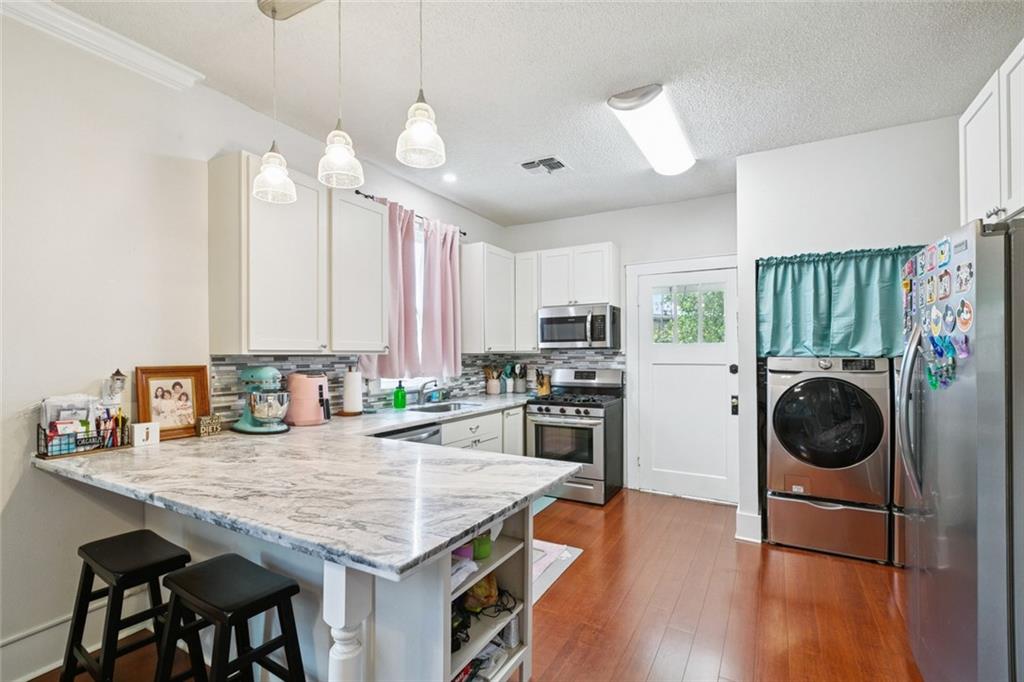 220 MOSS Lane