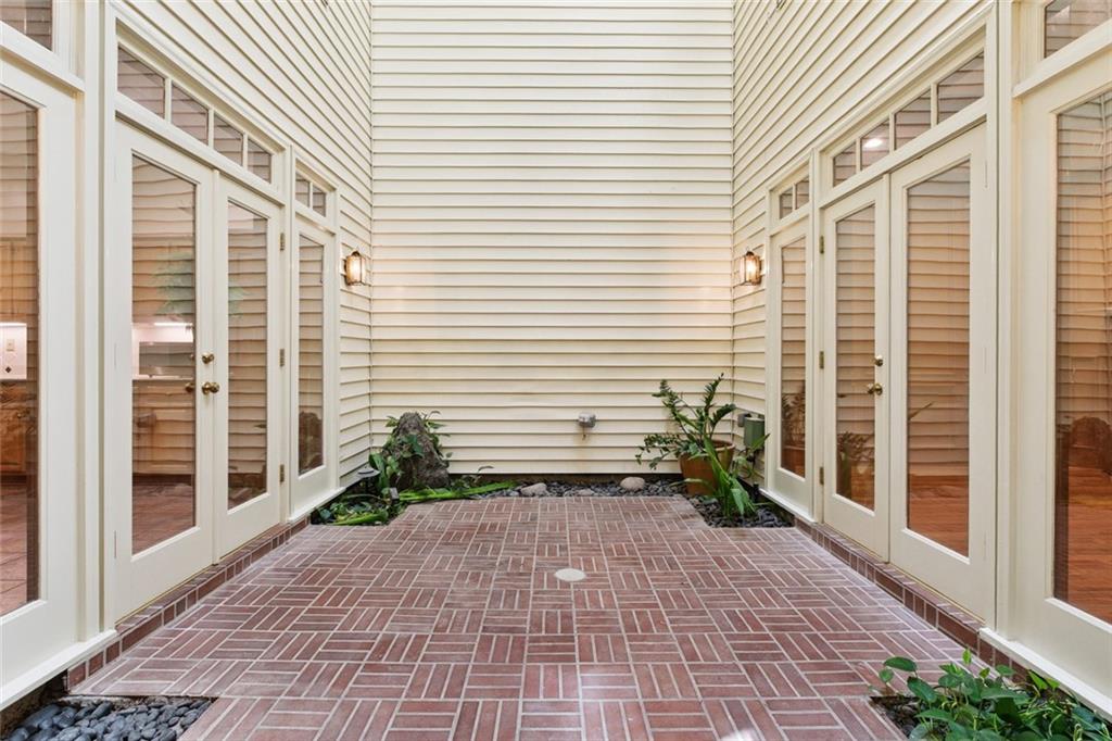 321 RUE ST ANN Street