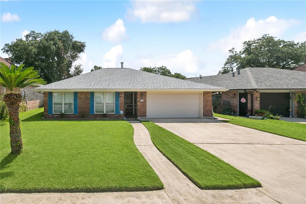 33 W IMPERIAL Street