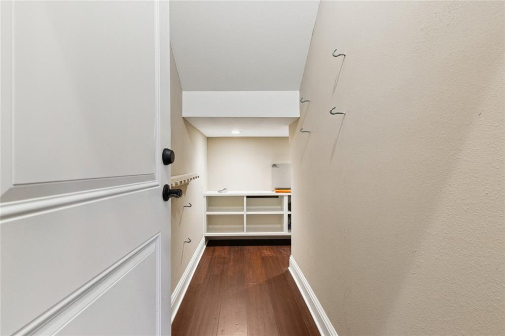 333 ROSELAND Parkway