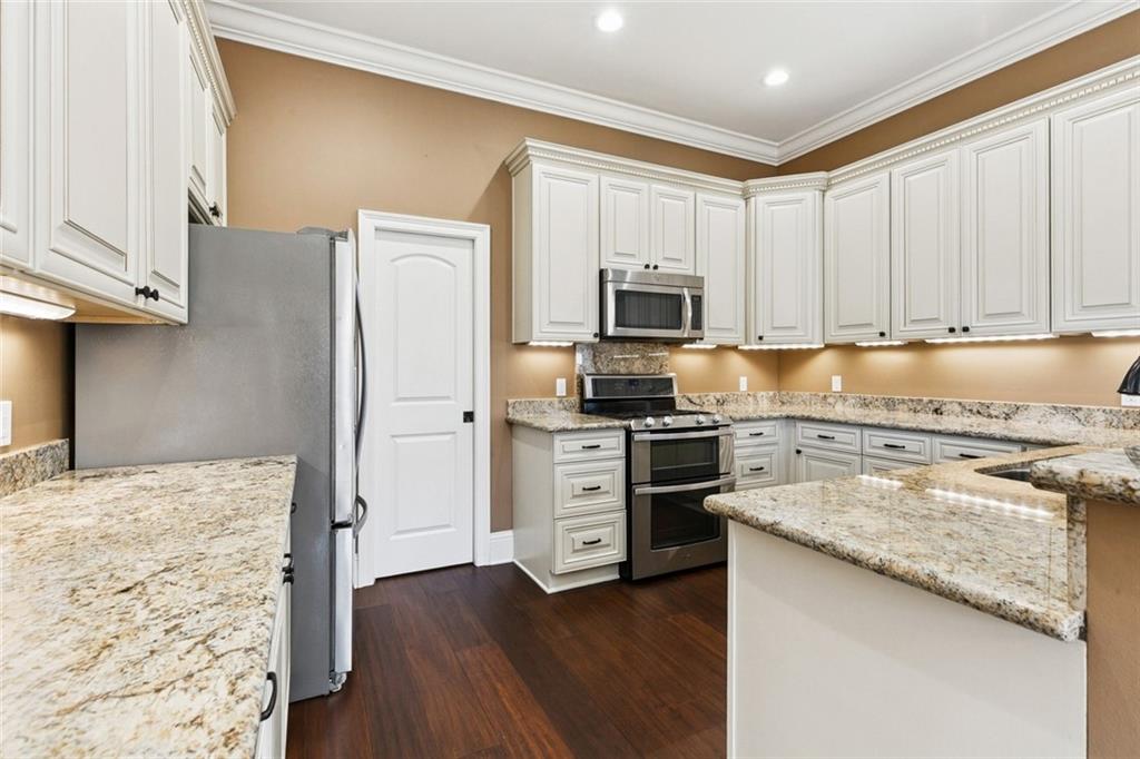 333 ROSELAND Parkway