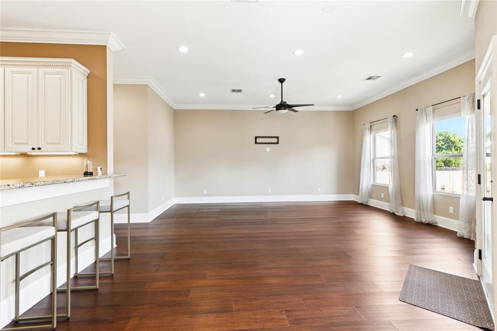 333 ROSELAND Parkway