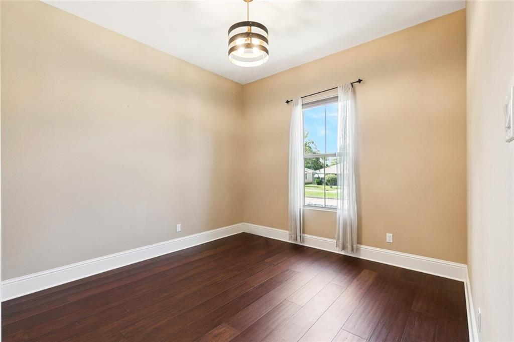 333 ROSELAND Parkway