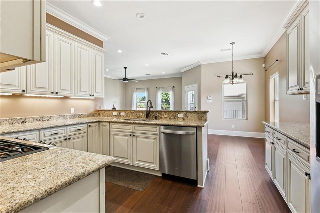 333 ROSELAND Parkway