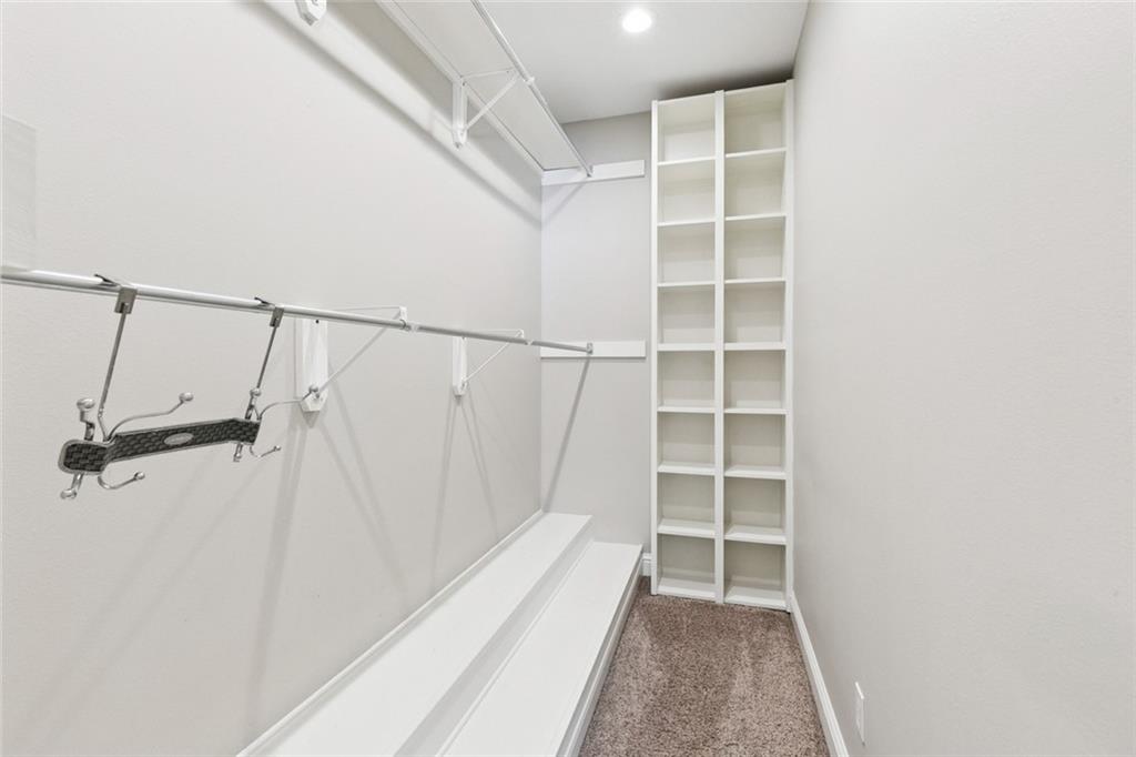 333 ROSELAND Parkway