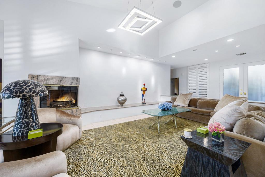 10601 Sunningdale Drive