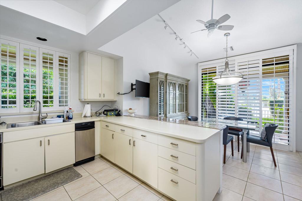 10601 Sunningdale Drive