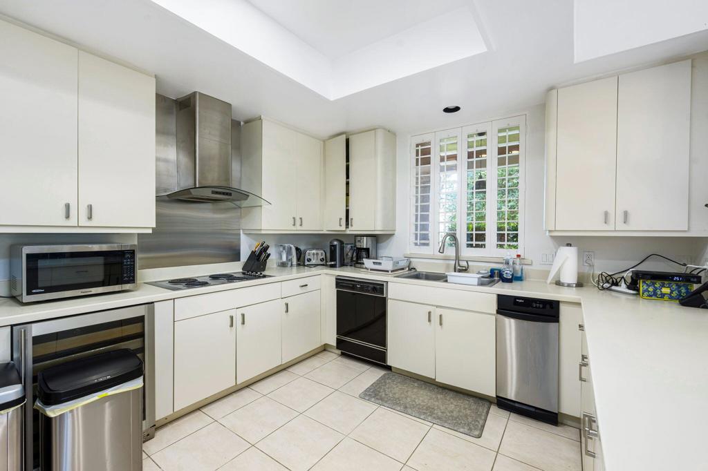 10601 Sunningdale Drive