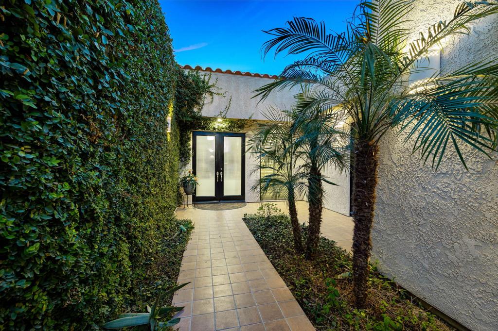 10601 Sunningdale Drive