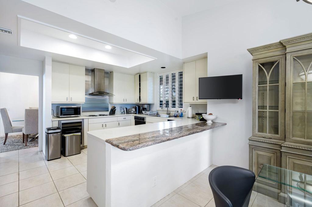 10601 Sunningdale Drive