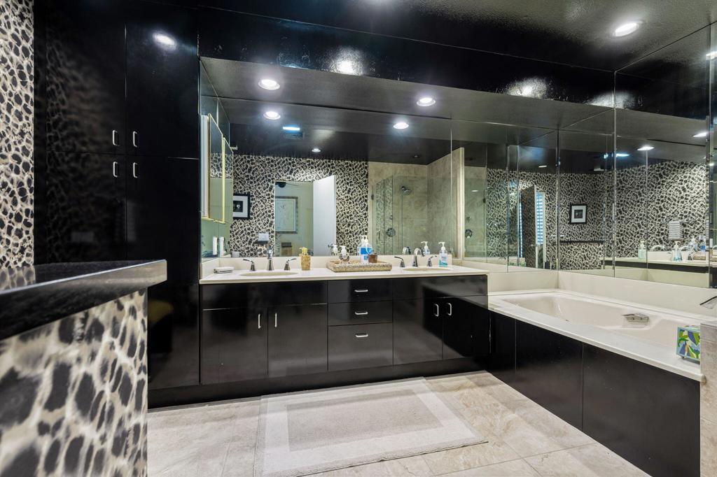 10601 Sunningdale Drive