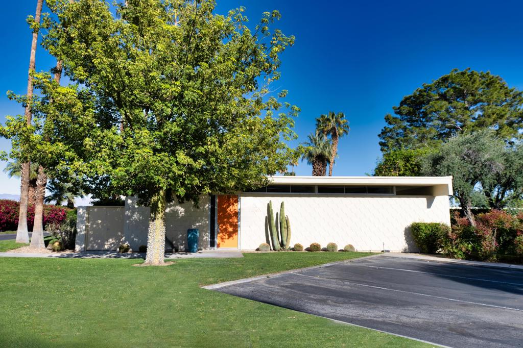 189 Desert Lakes Drive