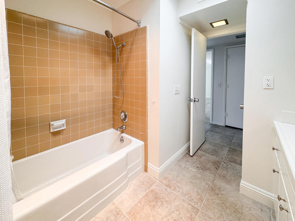 73700 Grapevine Street 14