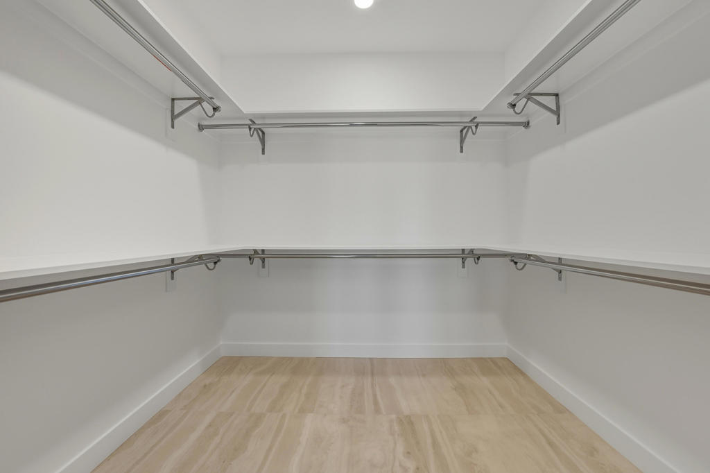 10112 Lakeview Drive