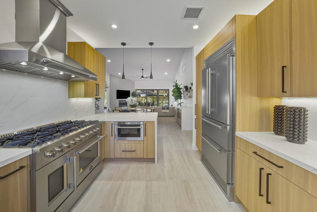 10112 Lakeview Drive