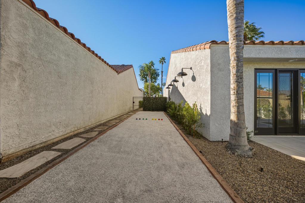 10112 Lakeview Drive