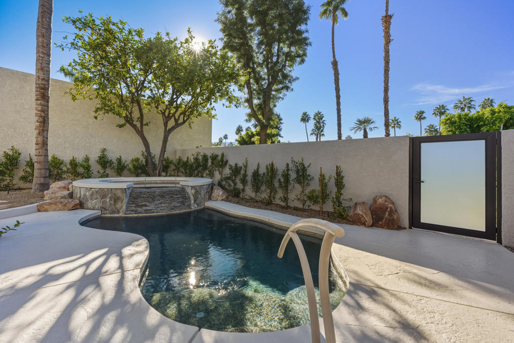 10112 Lakeview Drive