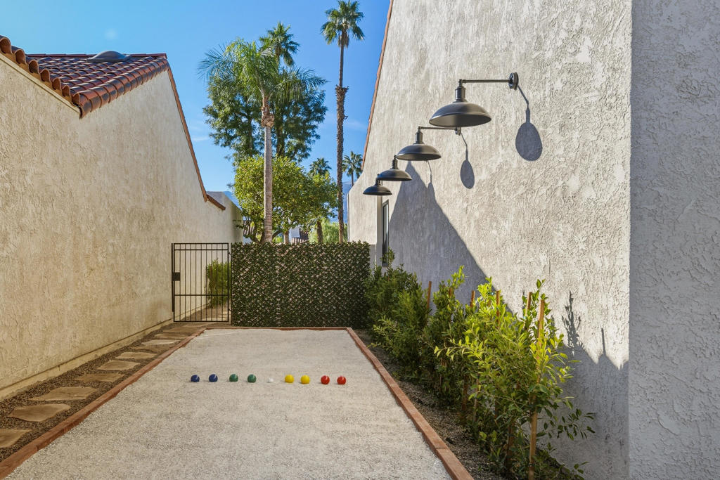 10112 Lakeview Drive