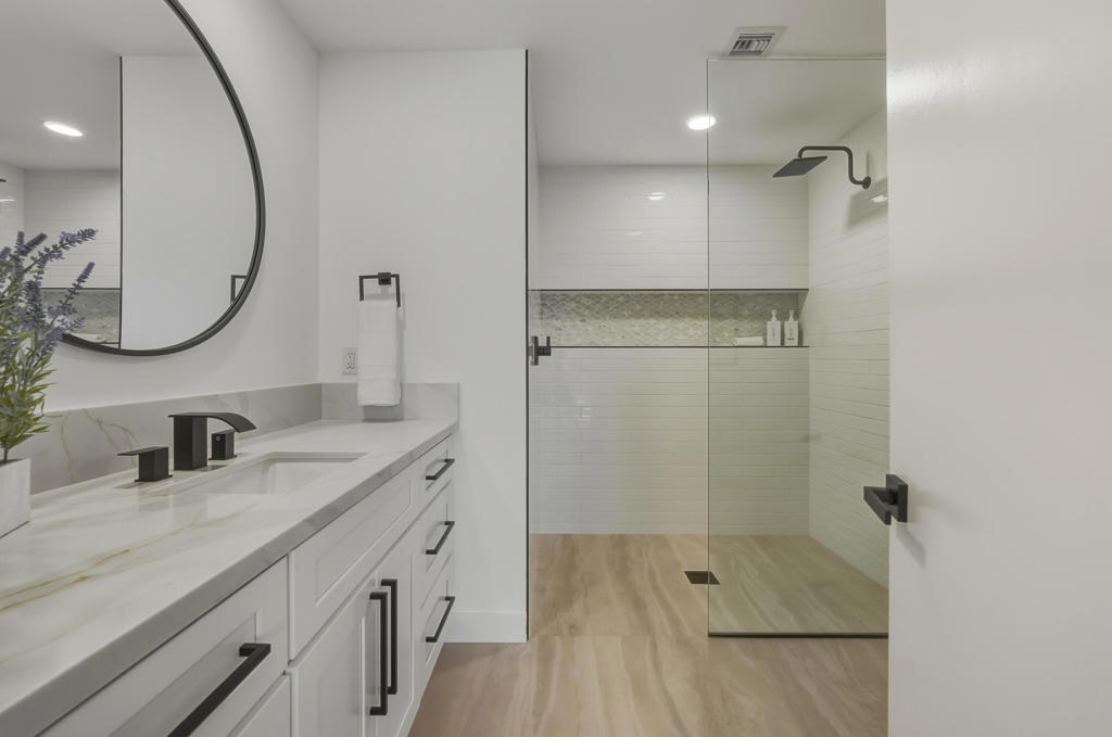 10112 Lakeview Drive