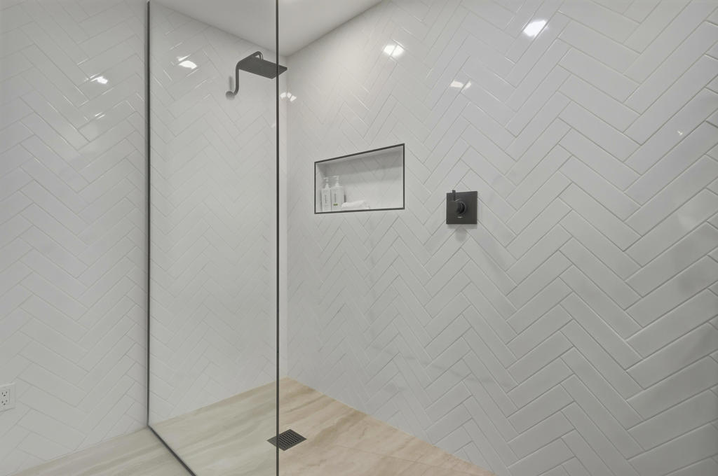 10112 Lakeview Drive