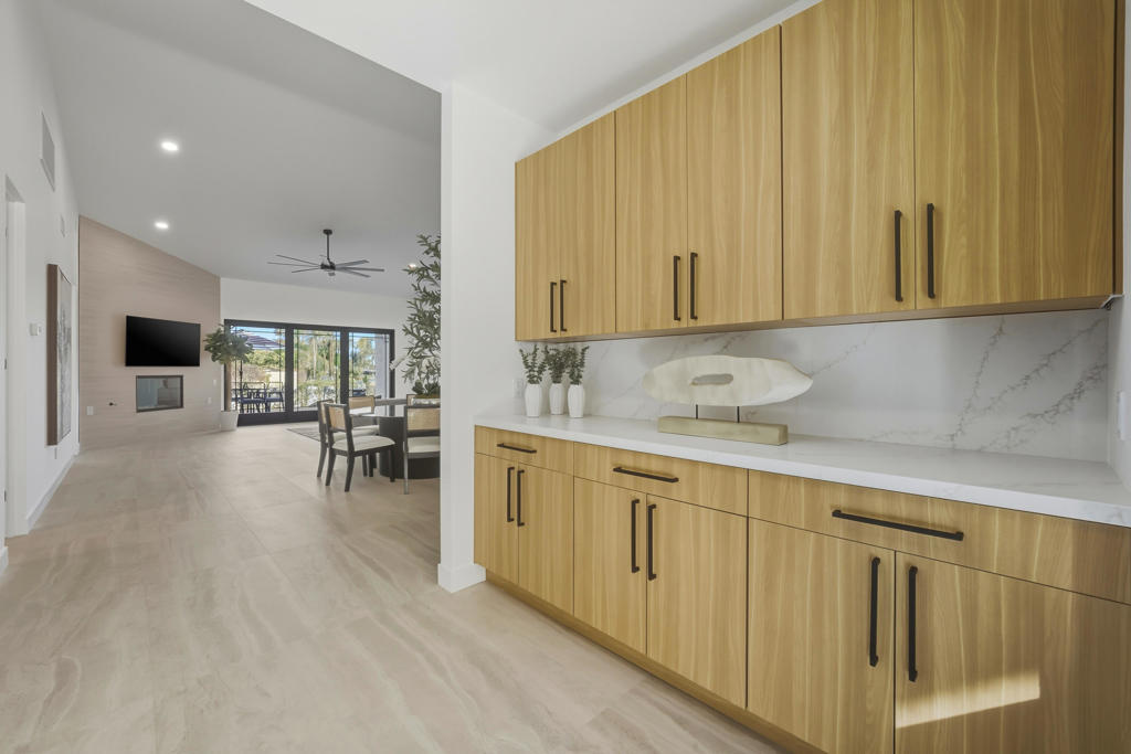 10112 Lakeview Drive