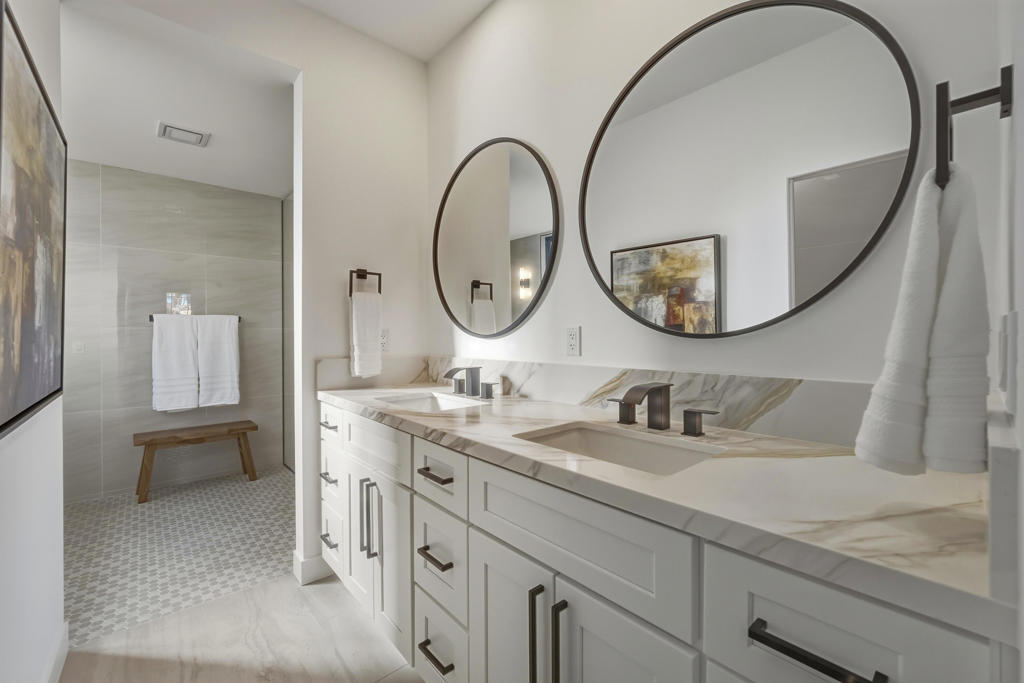 10112 Lakeview Drive