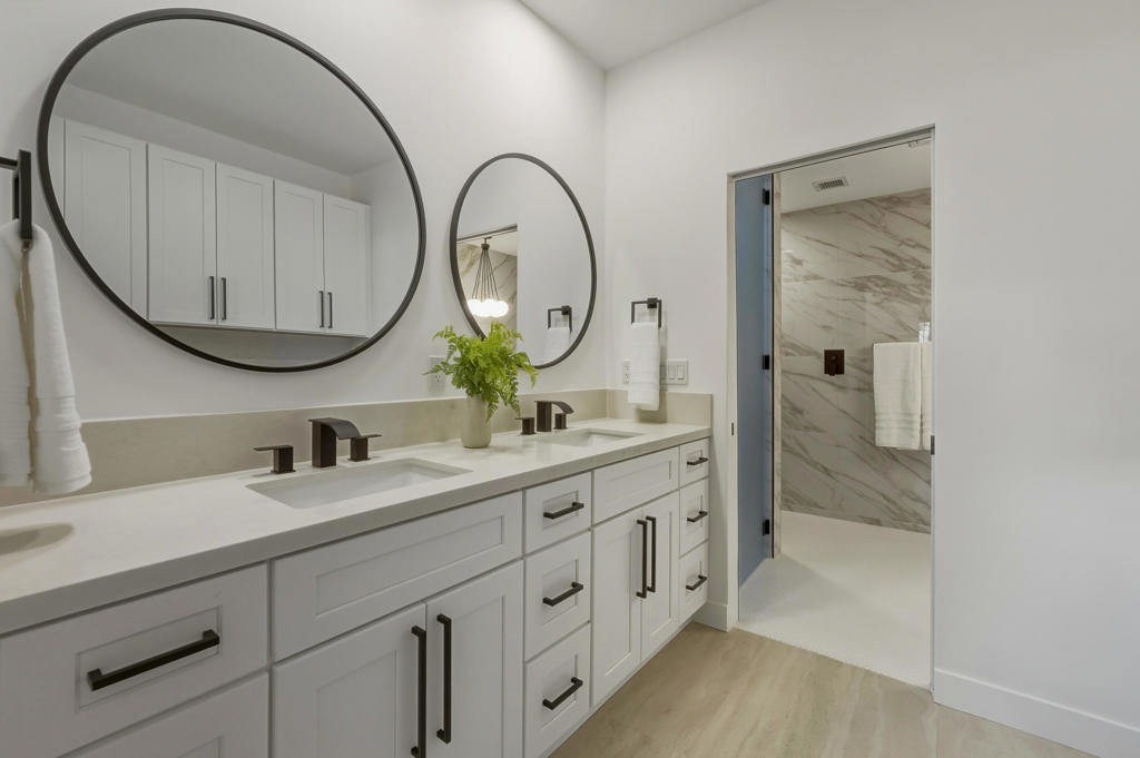 10112 Lakeview Drive