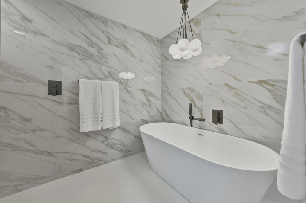 10112 Lakeview Drive