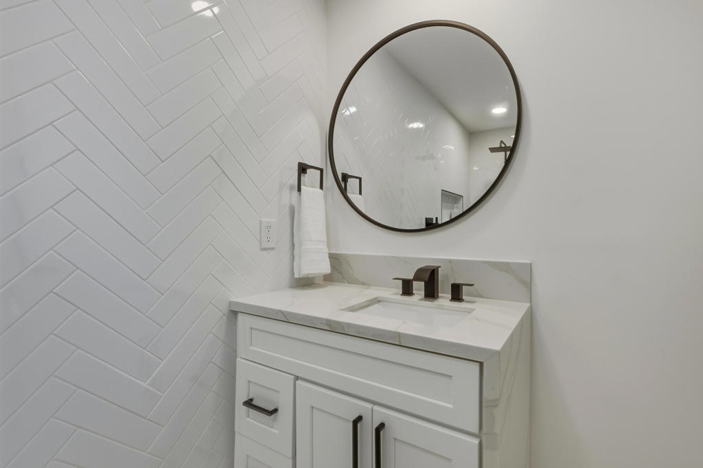 10112 Lakeview Drive