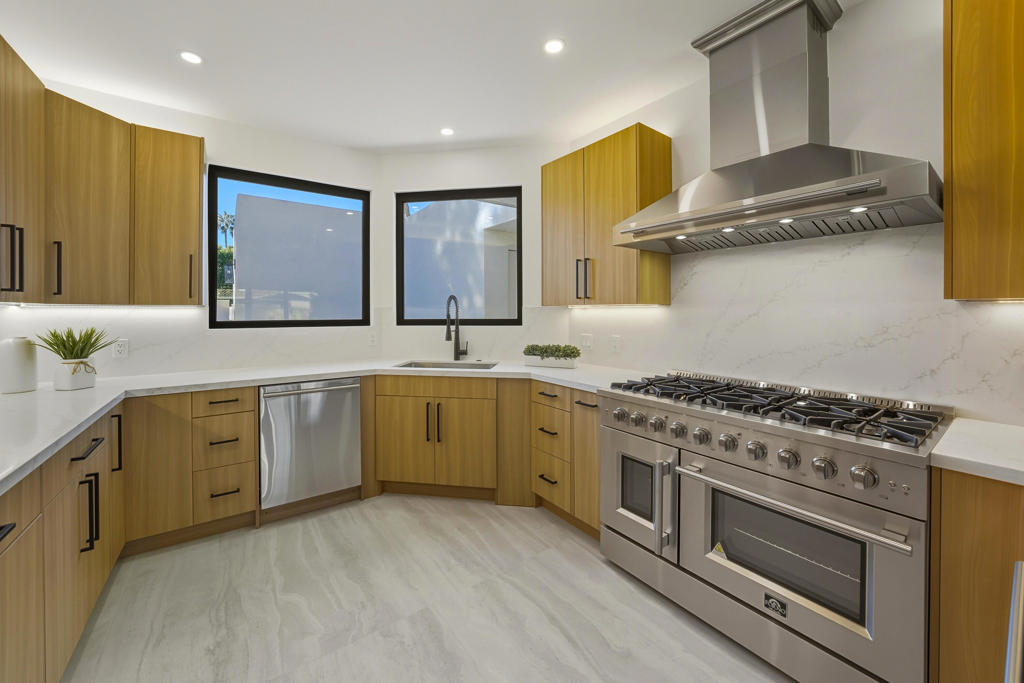 10112 Lakeview Drive