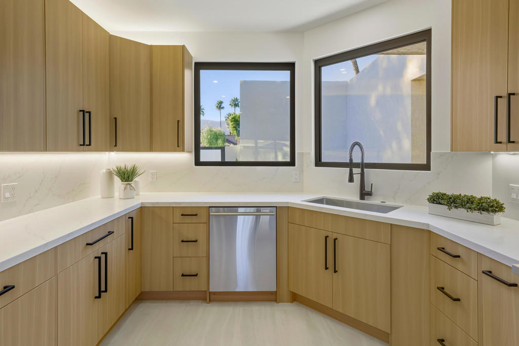 10112 Lakeview Drive