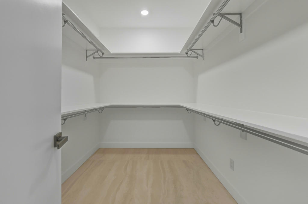 10112 Lakeview Drive