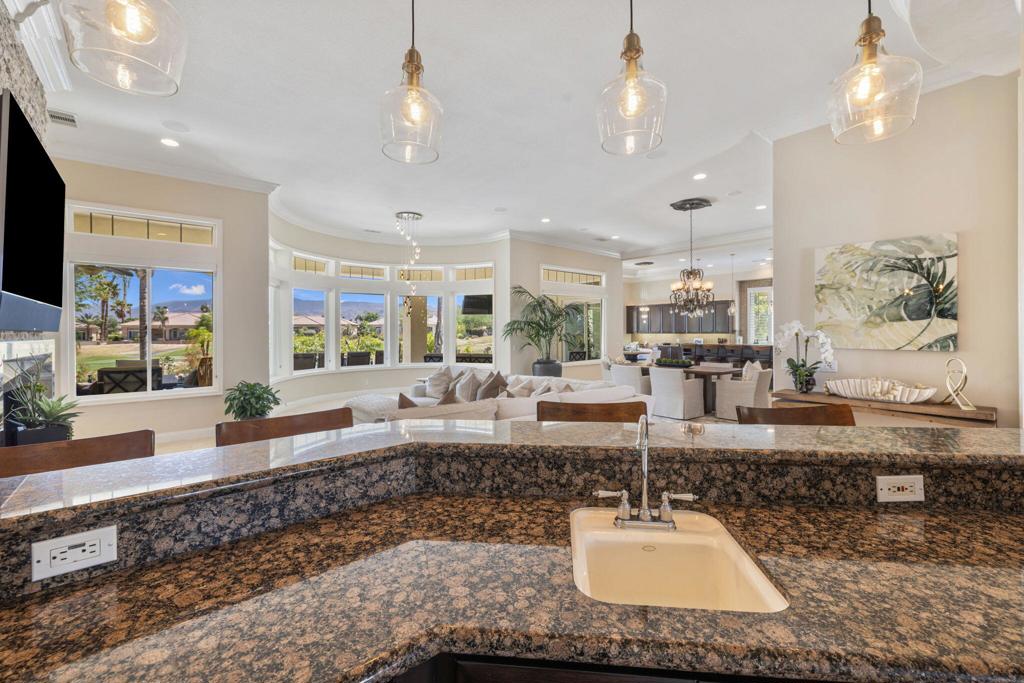 48 Vista Encantada