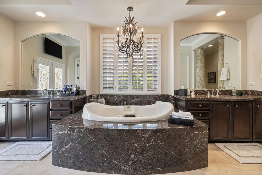 48 Vista Encantada