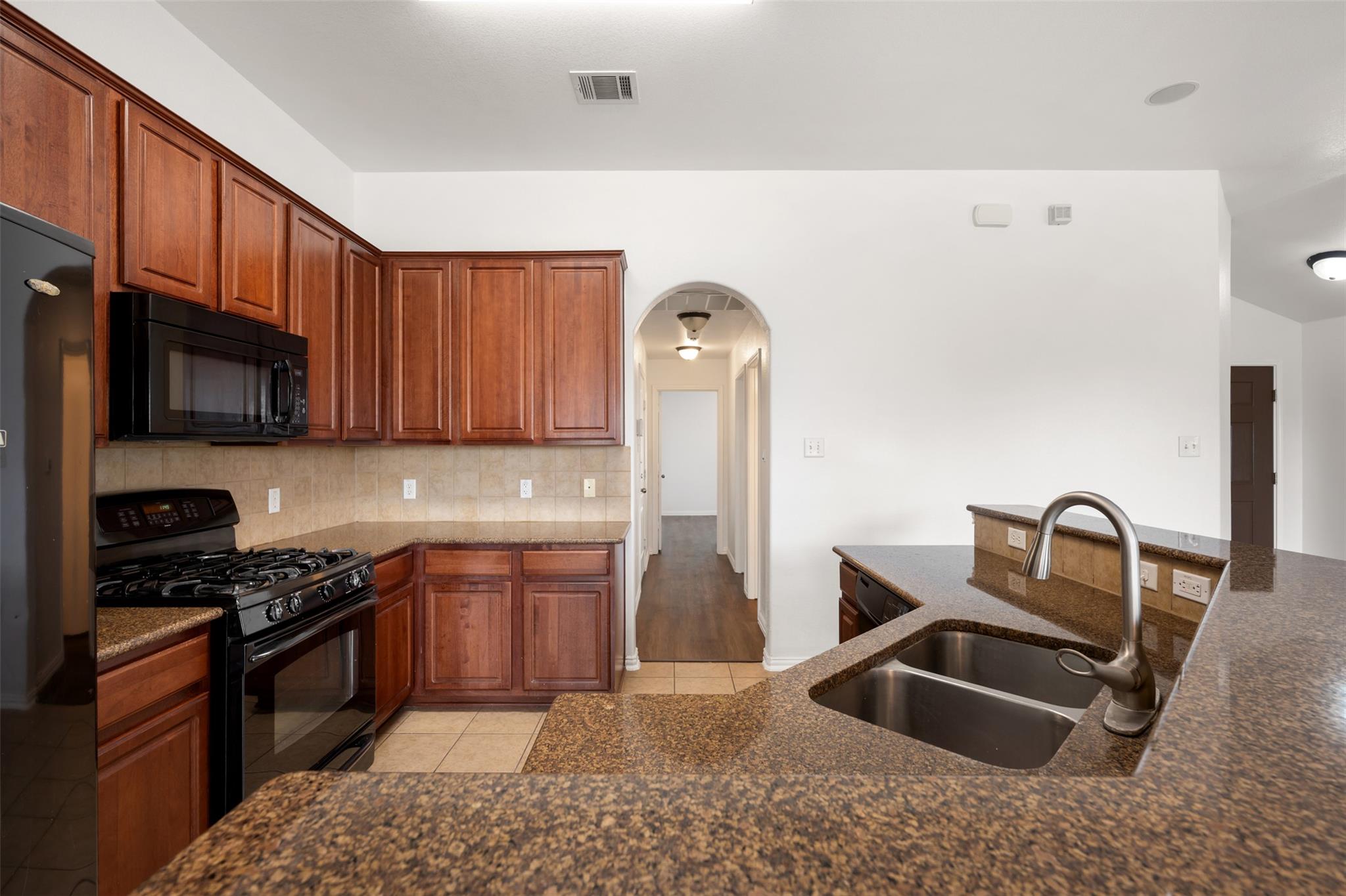 382 Bloomsbury DR