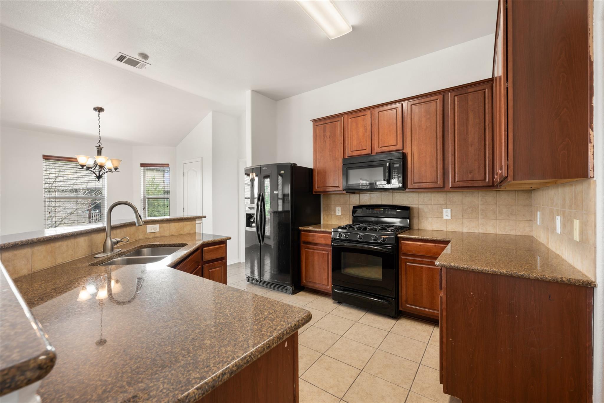 382 Bloomsbury DR