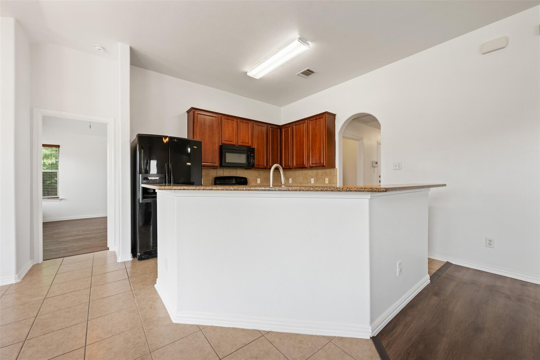 382 Bloomsbury DR