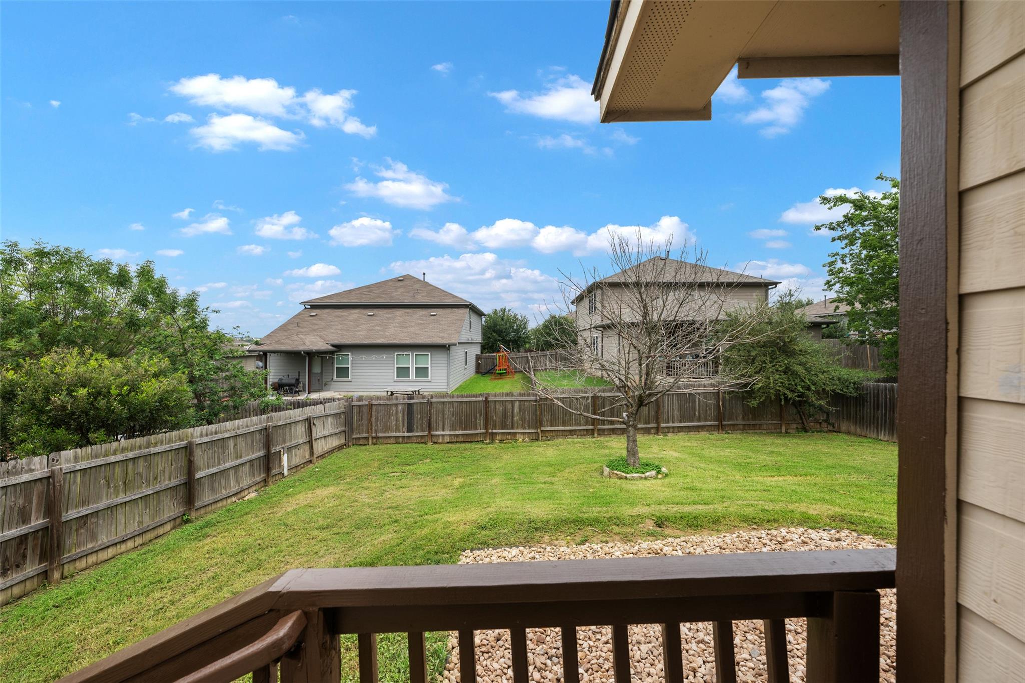 382 Bloomsbury DR